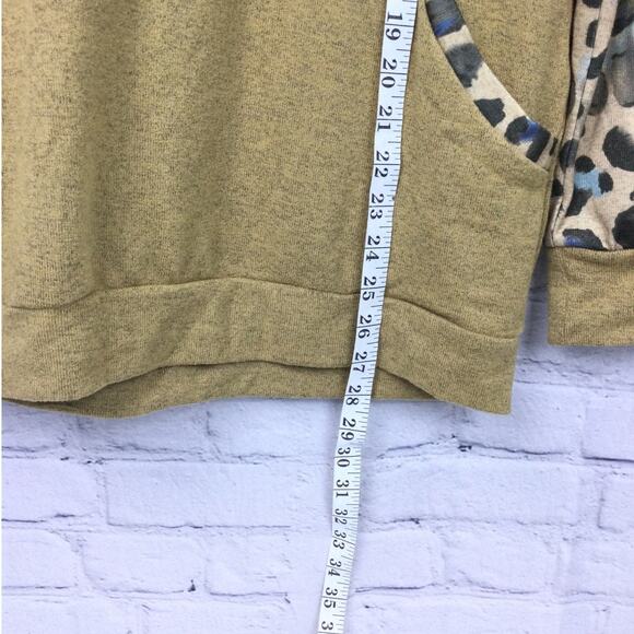 Mob Wife Animal Print Soft Long Raglan Sleeve Rond Neck Tan Pullover Knit Top S - Picture 12 of 12